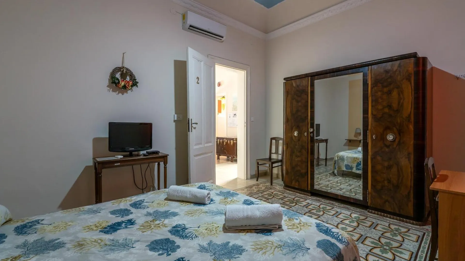 Guest house The Twins Rooms In Trapani 1 Italy