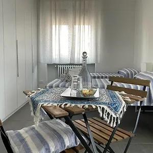 silvia-simones-house.it-lombardy.com/